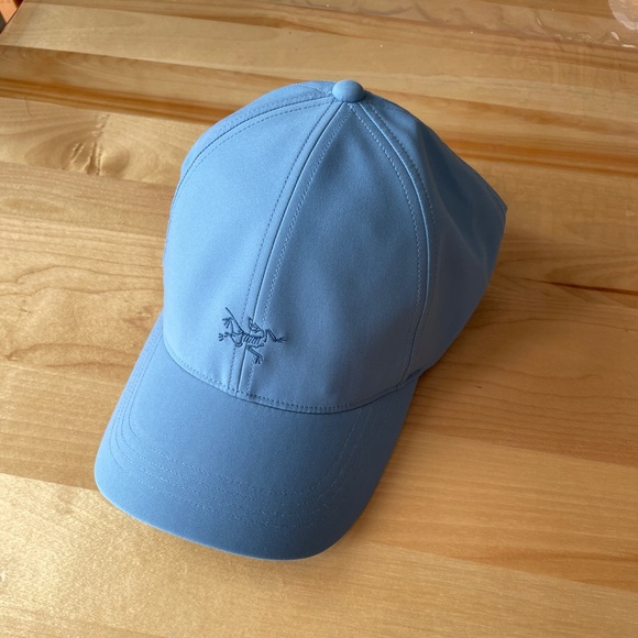 Arcteryx Small bird hat - Picture 2 of 8